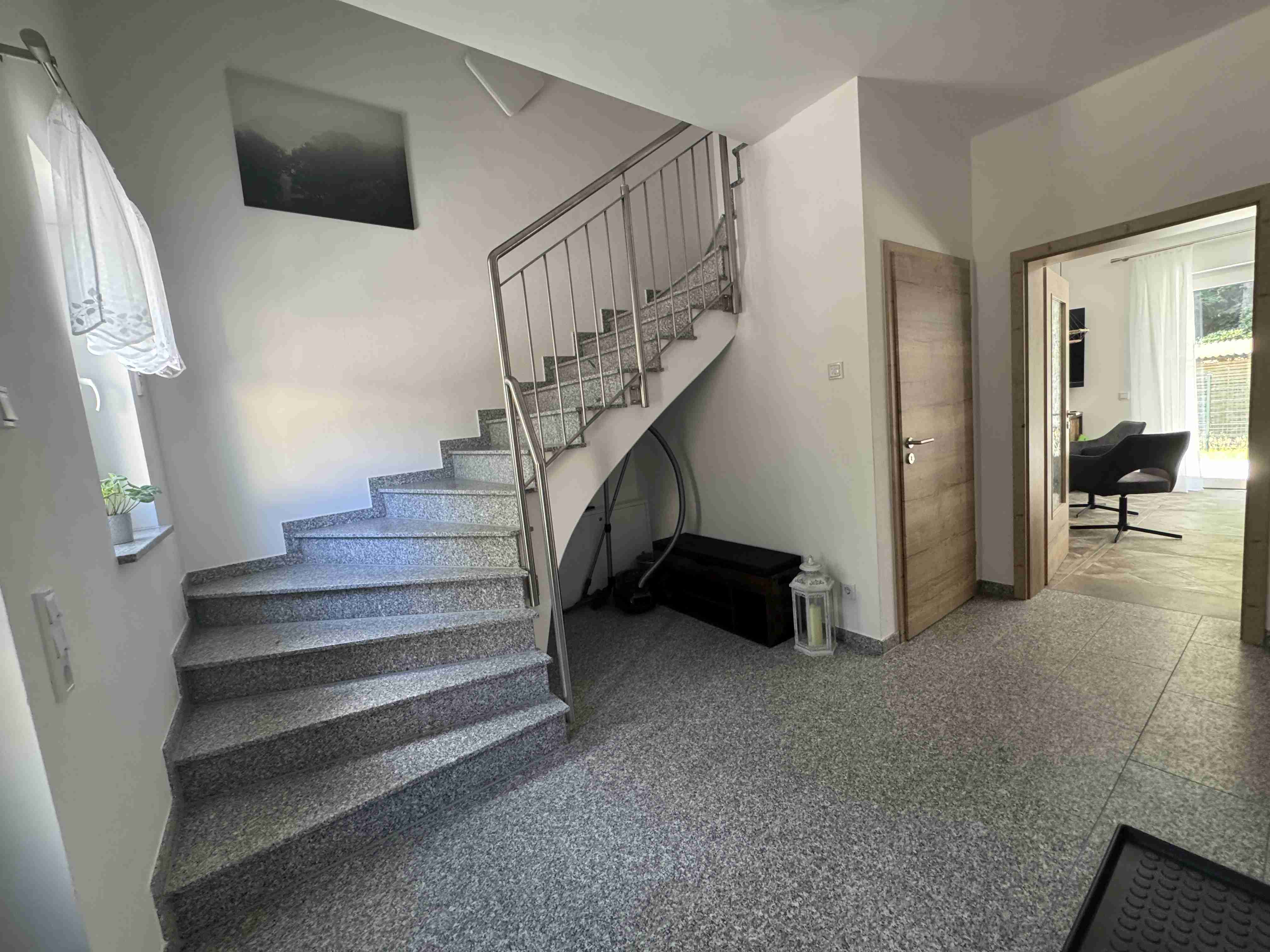 images/ferienhaus_lilienstein/hohe_liebe/flur01.JPG#joomlaImage://local-images/ferienhaus_lilienstein/hohe_liebe/flur01.JPG?width=4032&height=3024