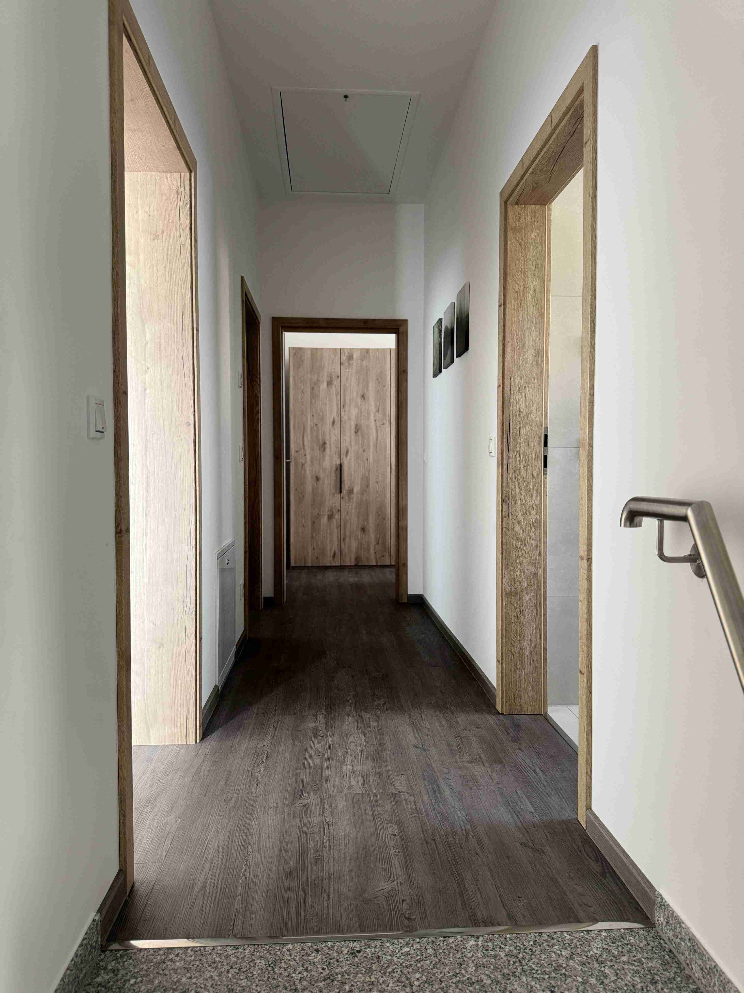 images/ferienhaus_lilienstein/hohe_liebe/flur02.JPG#joomlaImage://local-images/ferienhaus_lilienstein/hohe_liebe/flur02.JPG?width=3024&height=4032