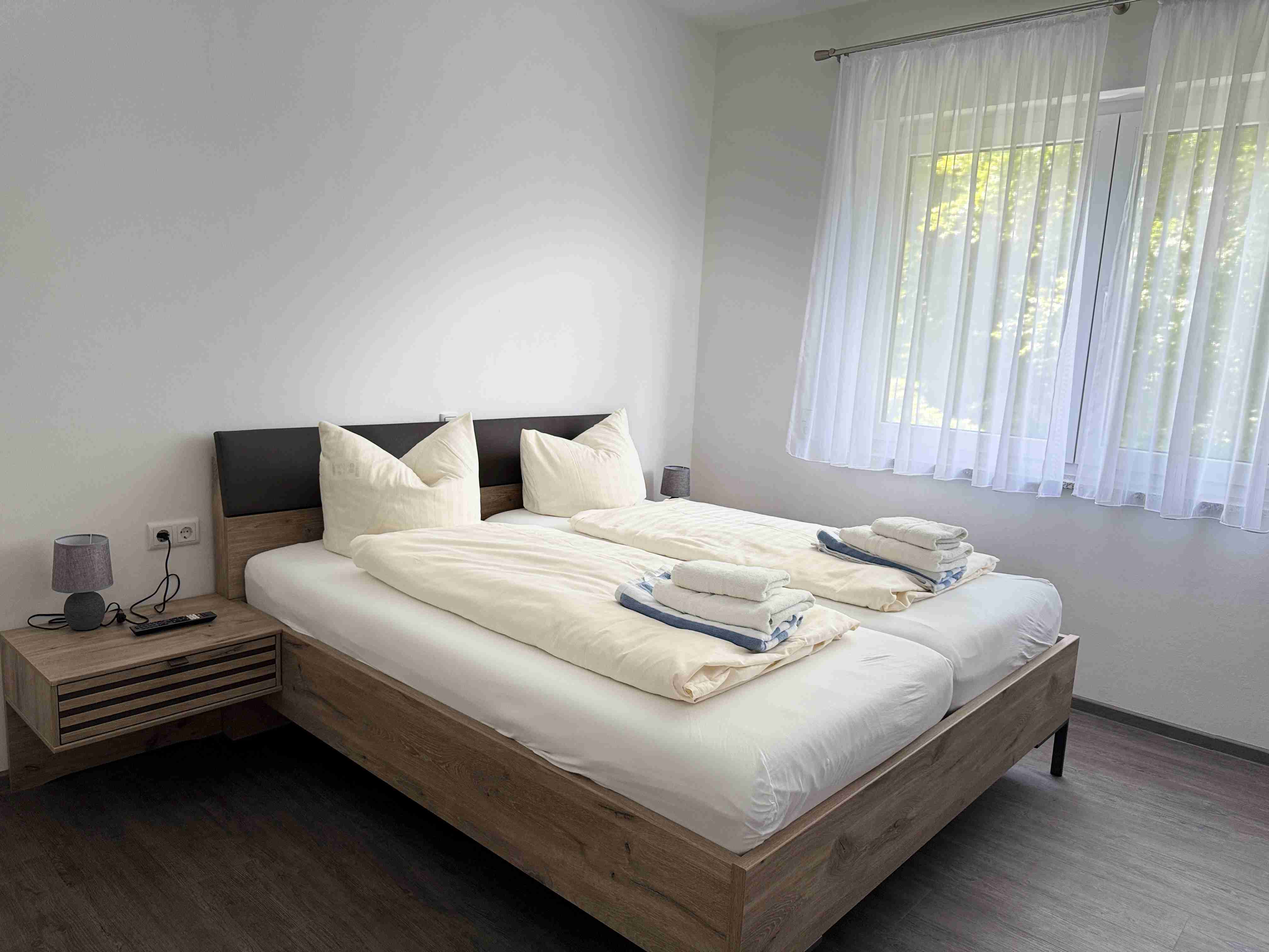 images/ferienhaus_lilienstein/hohe_liebe/schlafzimmer2_01.JPG#joomlaImage://local-images/ferienhaus_lilienstein/hohe_liebe/schlafzimmer2_01.JPG?width=4032&height=3024
