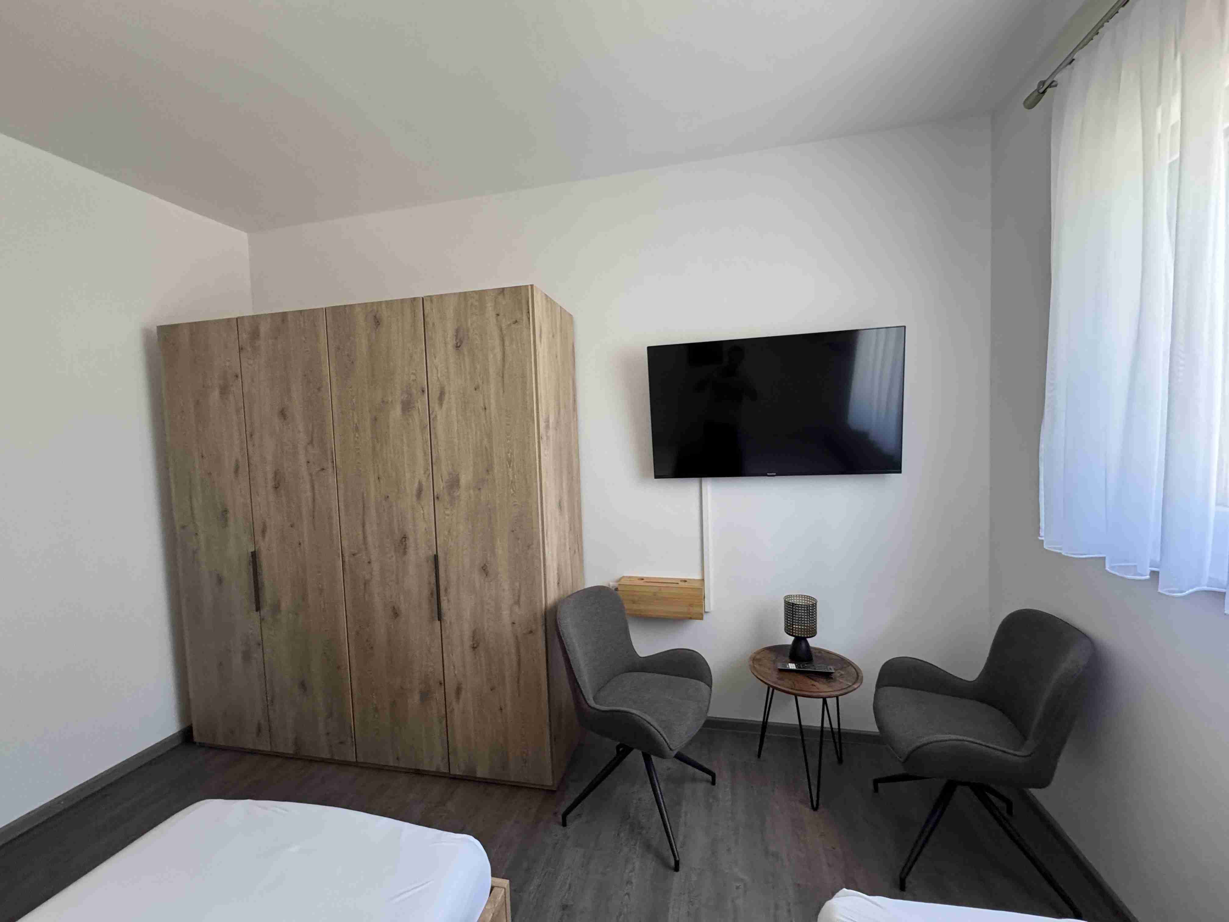 images/ferienhaus_lilienstein/hohe_liebe/schlafzimmer3_02.JPG#joomlaImage://local-images/ferienhaus_lilienstein/hohe_liebe/schlafzimmer3_02.JPG?width=4032&height=3024