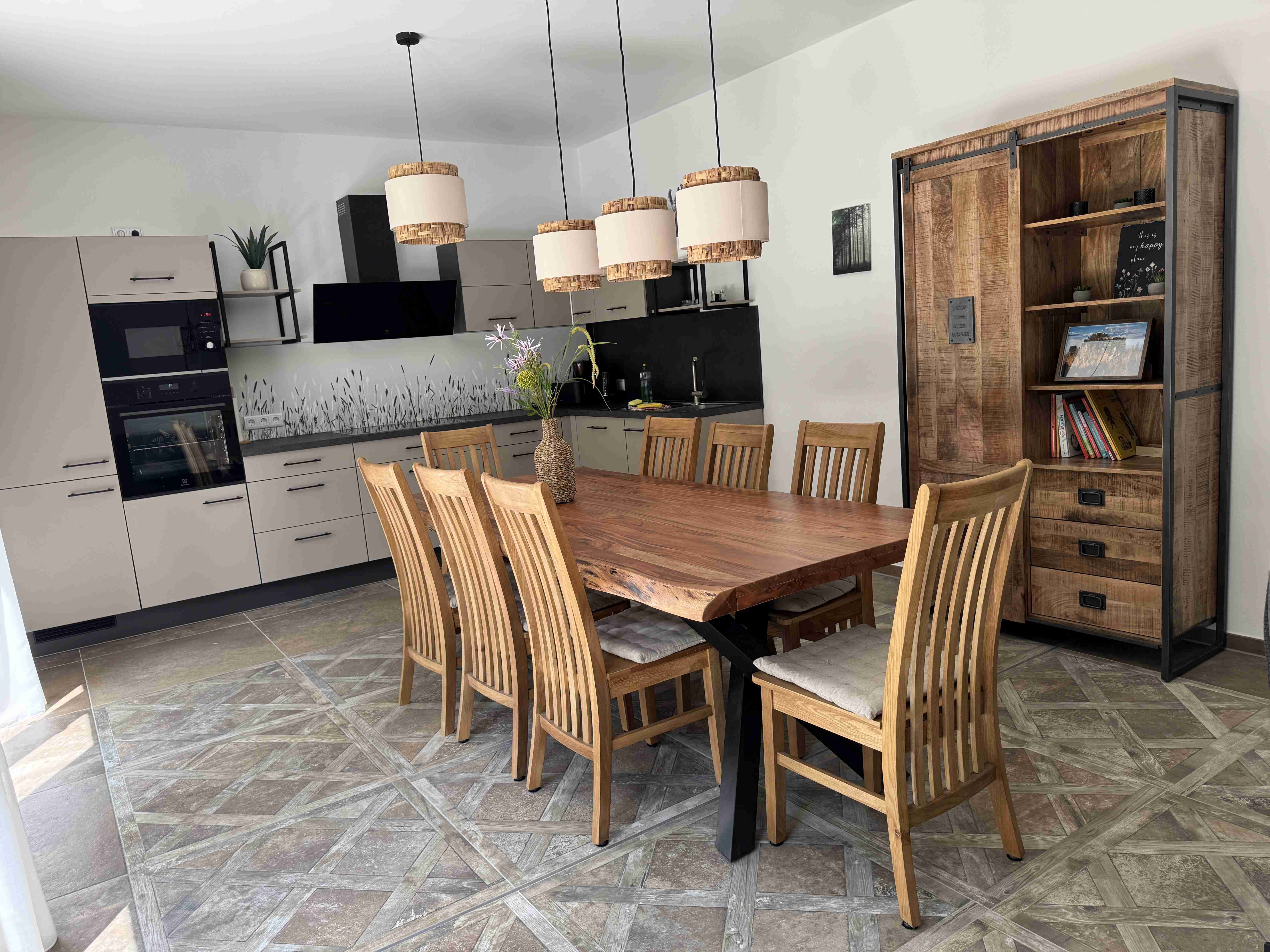 images/ferienhaus_lilienstein/hohe_liebe/wohnzimmer03.JPG#joomlaImage://local-images/ferienhaus_lilienstein/hohe_liebe/wohnzimmer03.JPG?width=5712&height=4284