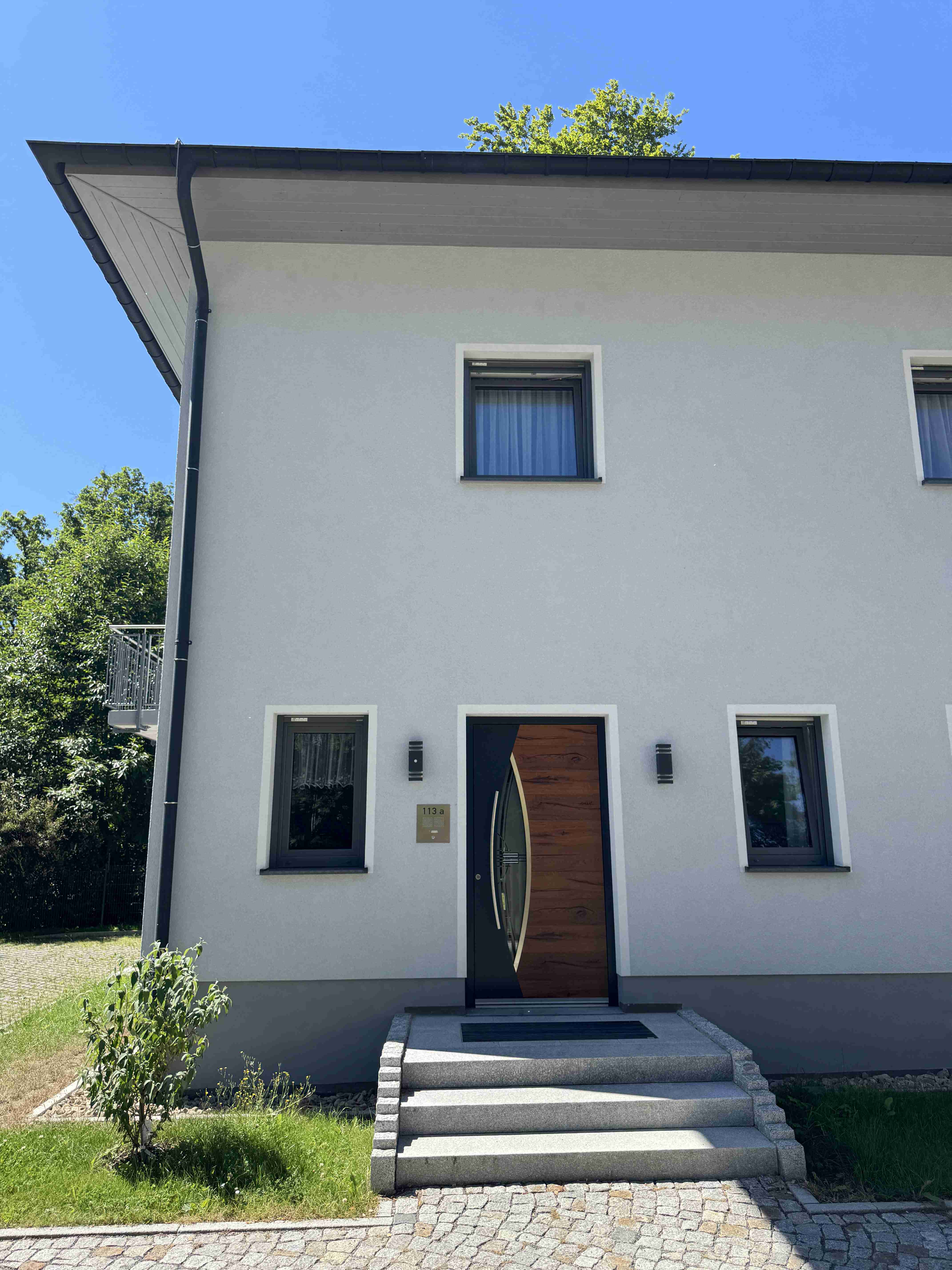 images/ferienhaus_lilienstein/hohe_liebe/zugang01.JPG#joomlaImage://local-images/ferienhaus_lilienstein/hohe_liebe/zugang01.JPG?width=4284&height=5712