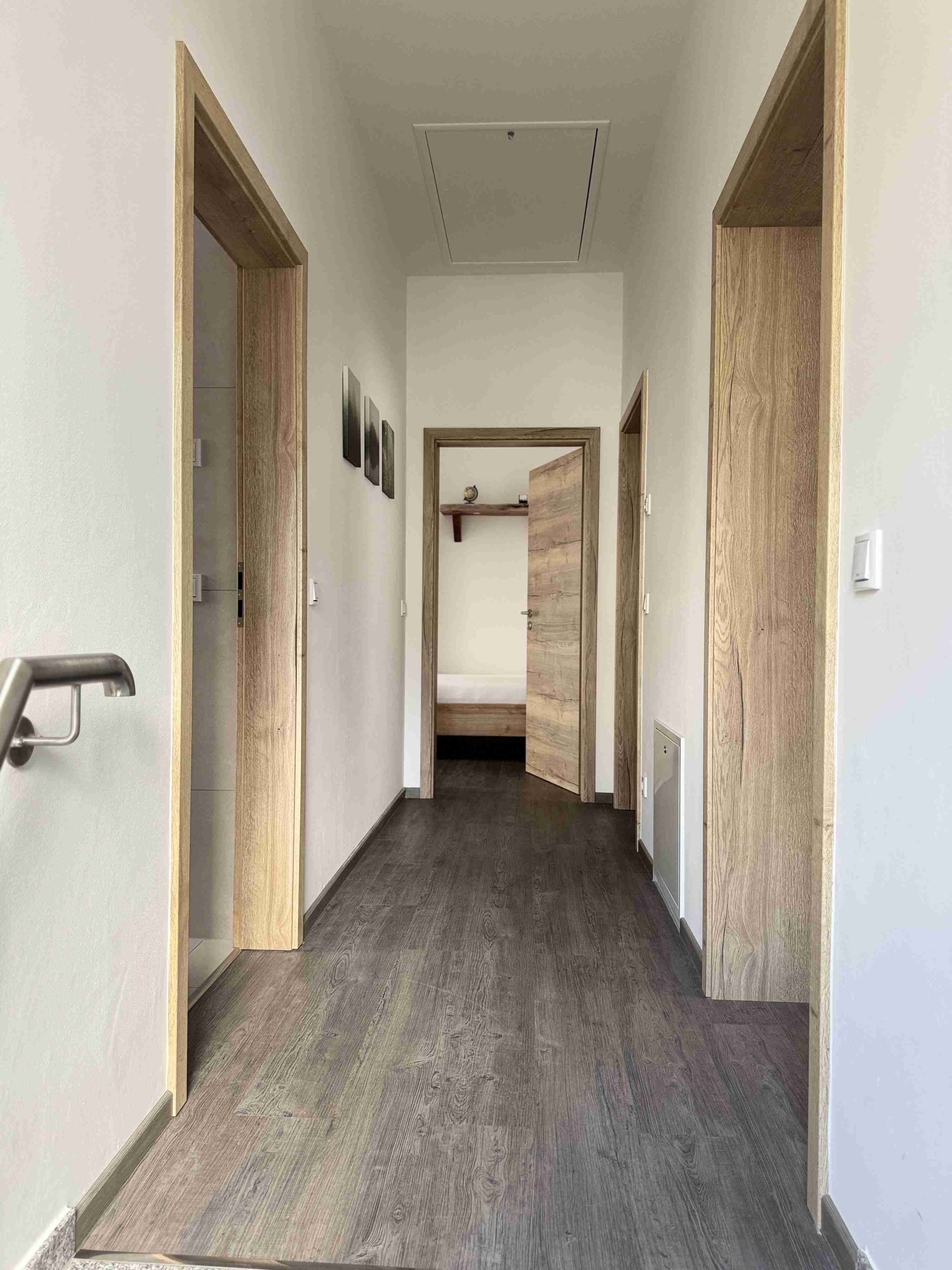 images/ferienhaus_lilienstein/wilde_hoelle/flur03.JPG#joomlaImage://local-images/ferienhaus_lilienstein/wilde_hoelle/flur03.JPG?width=3024&height=4032